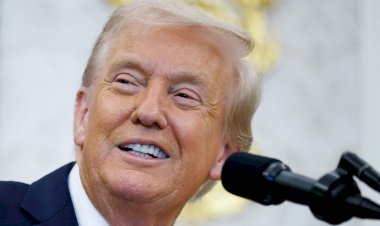 Trump Faz História no Super Bowl: Aparecimento Inusitado e Reações Quentes nas Redes Sociais!